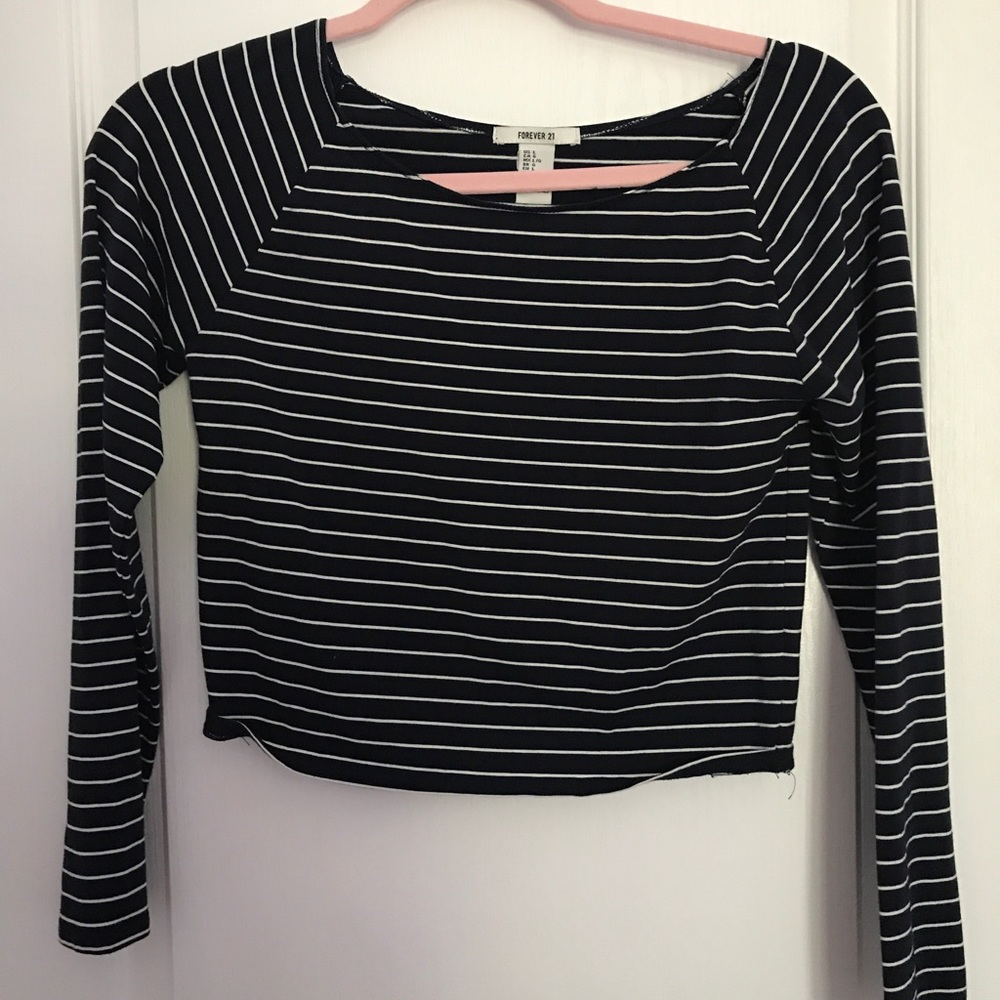 Long sleeved crop top